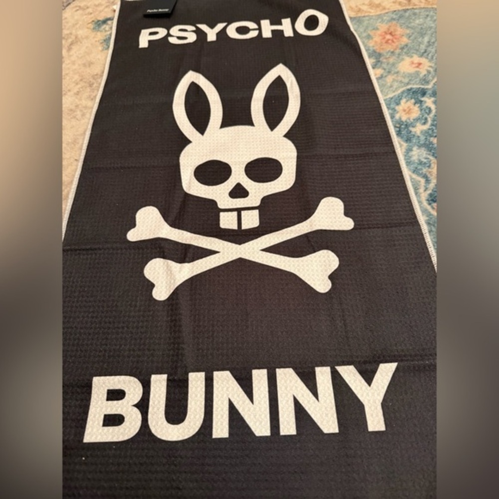 NWT SOLD OUT Psycho Bunny Microfiber Athletic Golf Cloth/Towel in Black & White